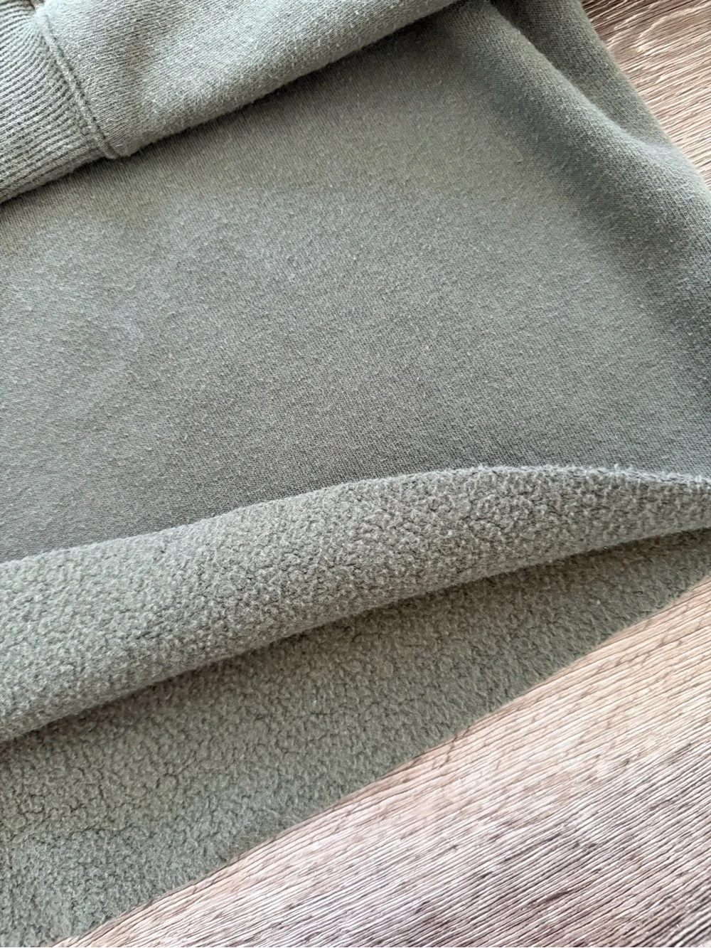 Cropped Olive Green Hoodie with Drawstring - Picture 3 of 4